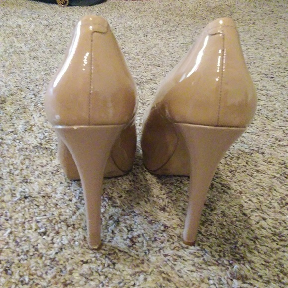 Jessica Simpson pumps - Picture 3 of 3